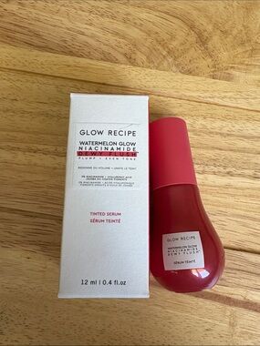 Glow Recipe Watermelon Glow Niacinamide Dewy Flush Plump Even Tone Tinted Serum